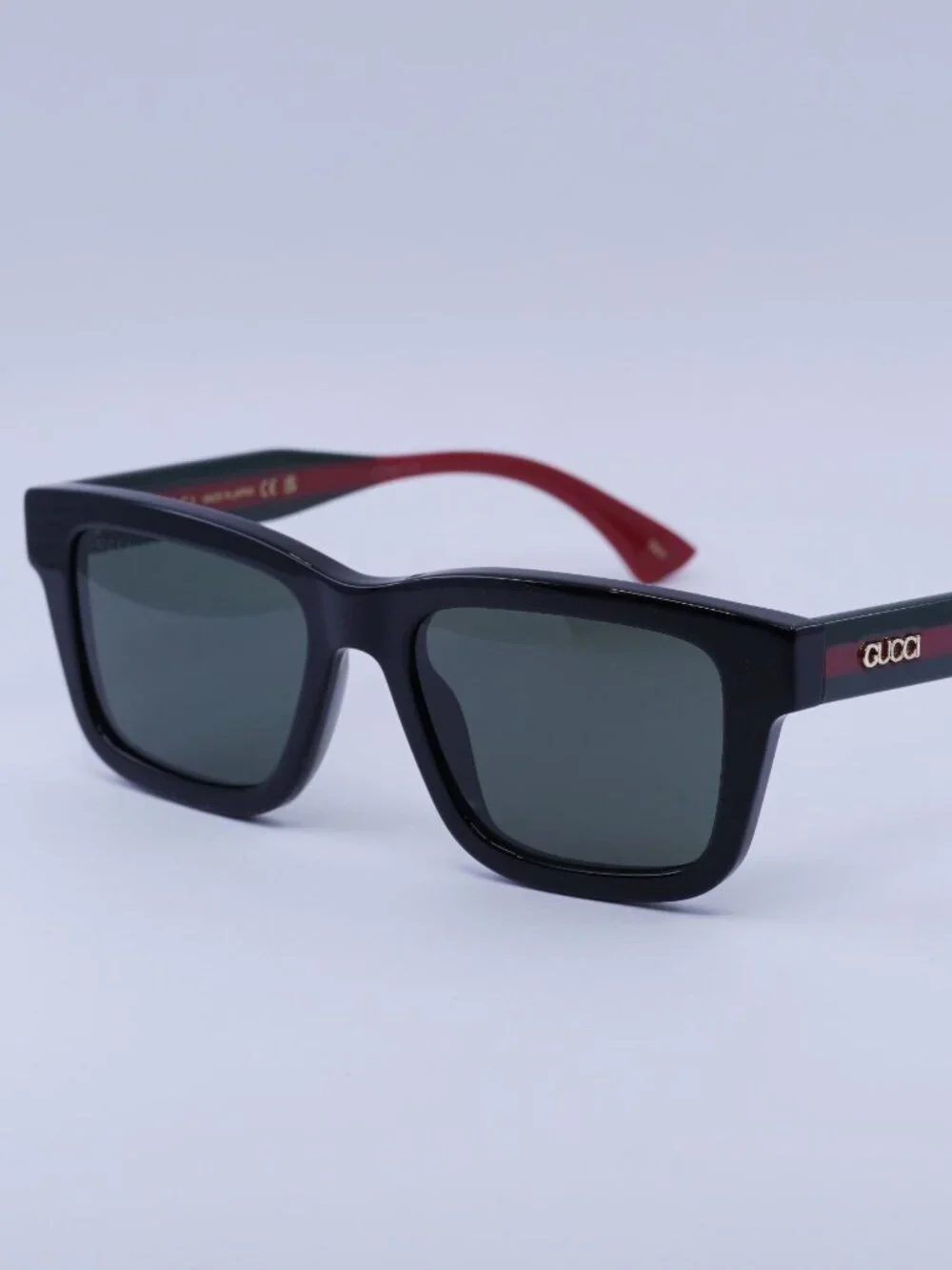 Gucci GG1869S 001 Sunglasses Black / Green / Red Square Frame, Grey Lenses